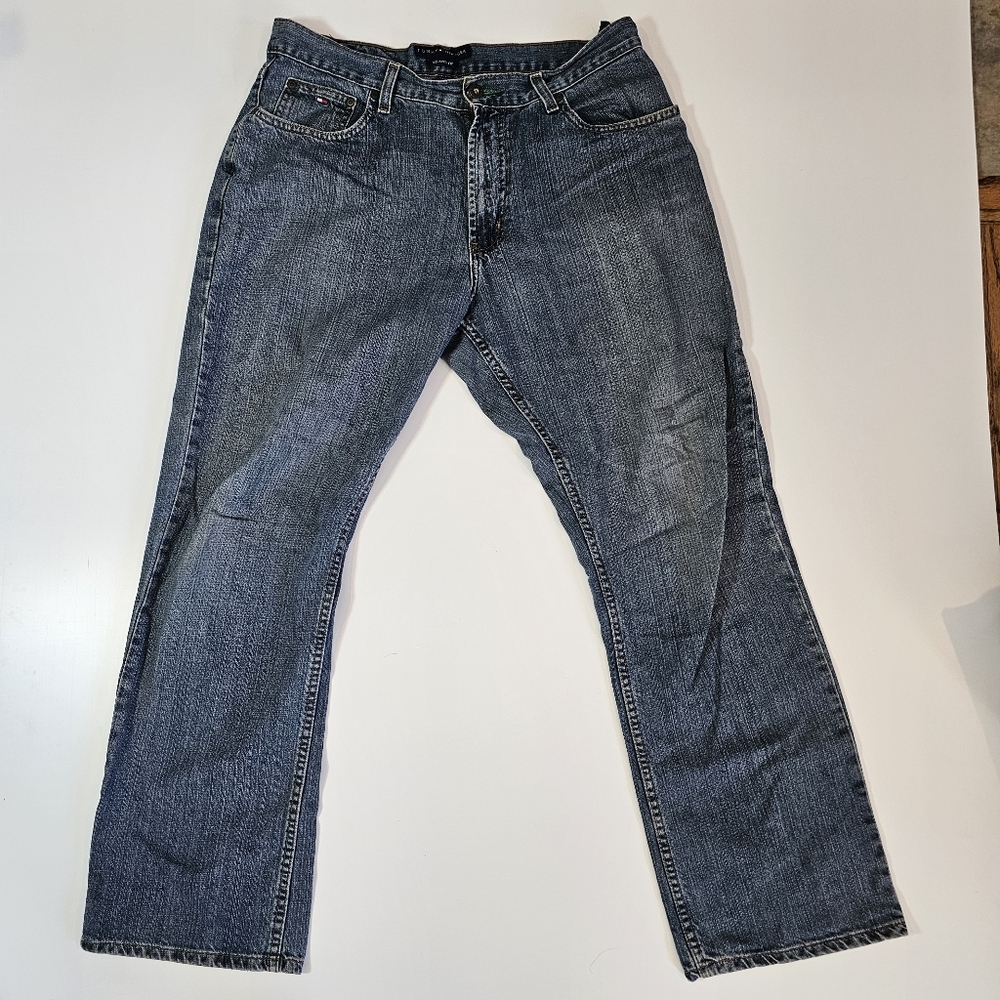 Tommy Hilfiger 33x32 Relaxed Fit Blue Jeans Classic Faded Denim Stained Dungaree